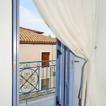 Vakantiehuis Locrihouse-stylish Comfortable In *