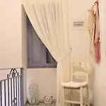 Vakantiehuis Locrihouse-stylish Comfortable In *